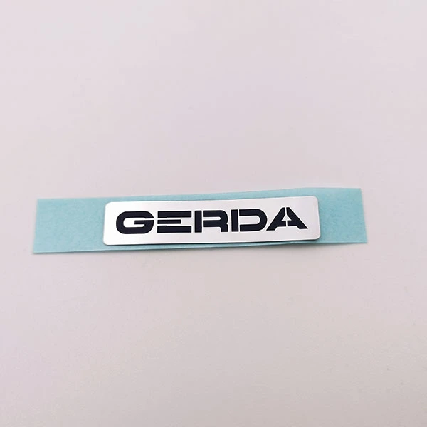 Elektroplateret klæbende metalemblem