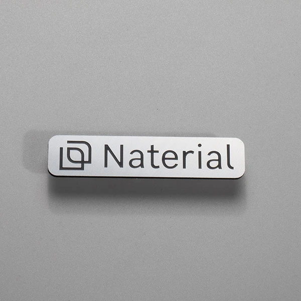 Metal logo plade