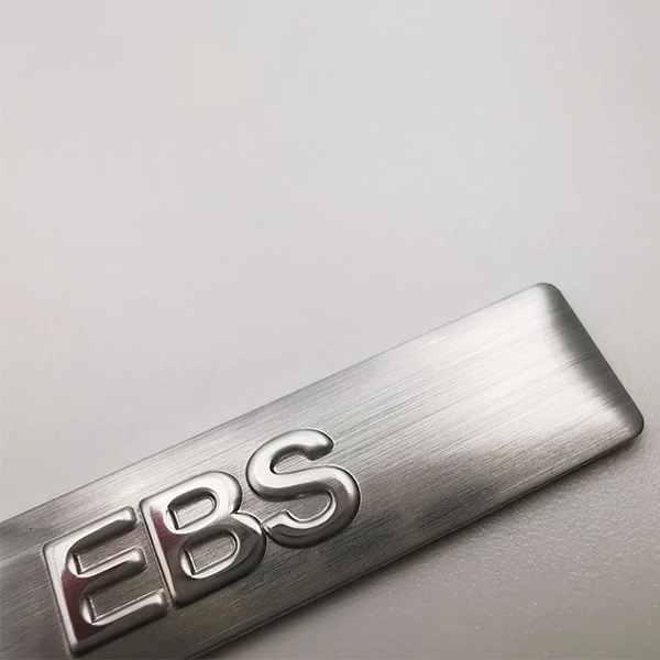 Metalnavneplade Aluminiumslogo